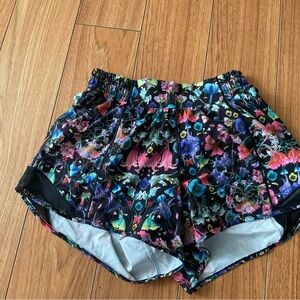 Lululemon Floral Hotty Hot Low Rise Shorts Women's Size 4 Zip Pocket